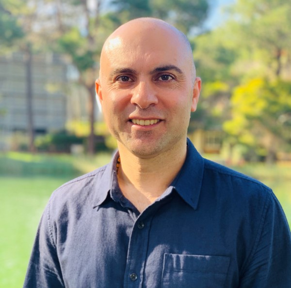 Kourosh Esfandiar